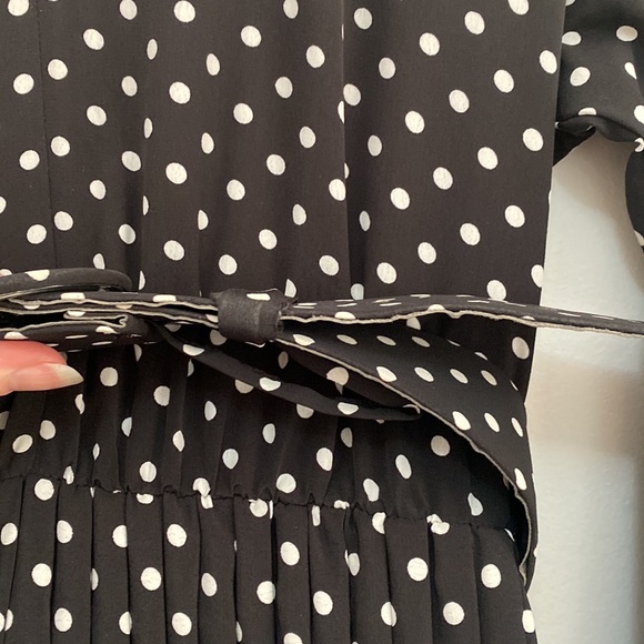 French Connection - Spotted long sleeve Dress with pleated skirt - Size 10 - Picture 4 of 8